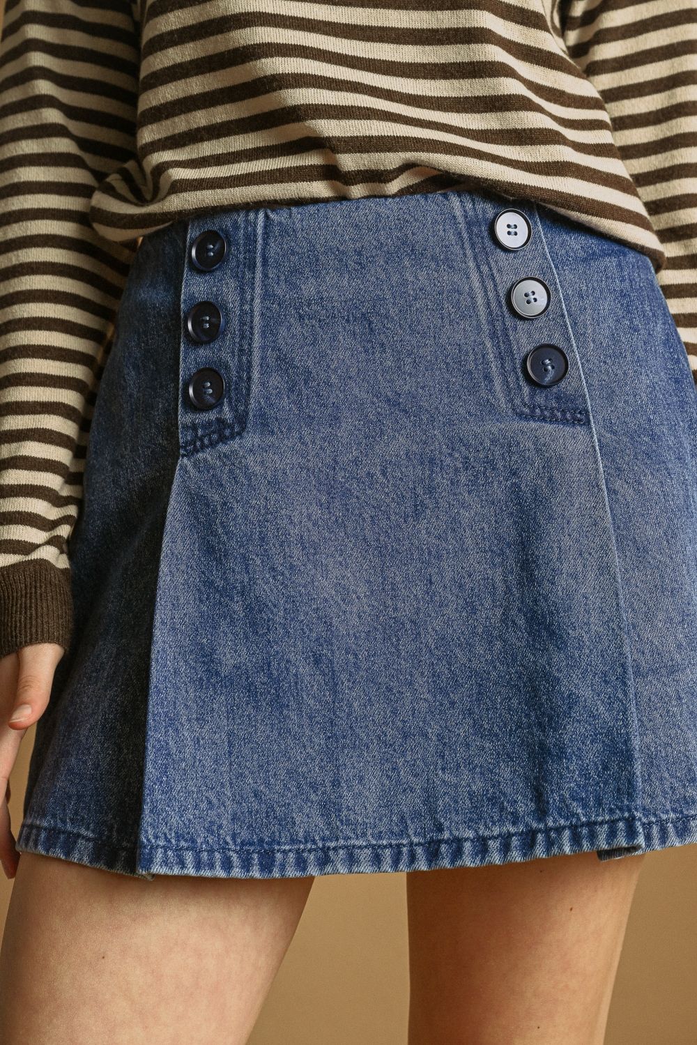 Falda Buttons